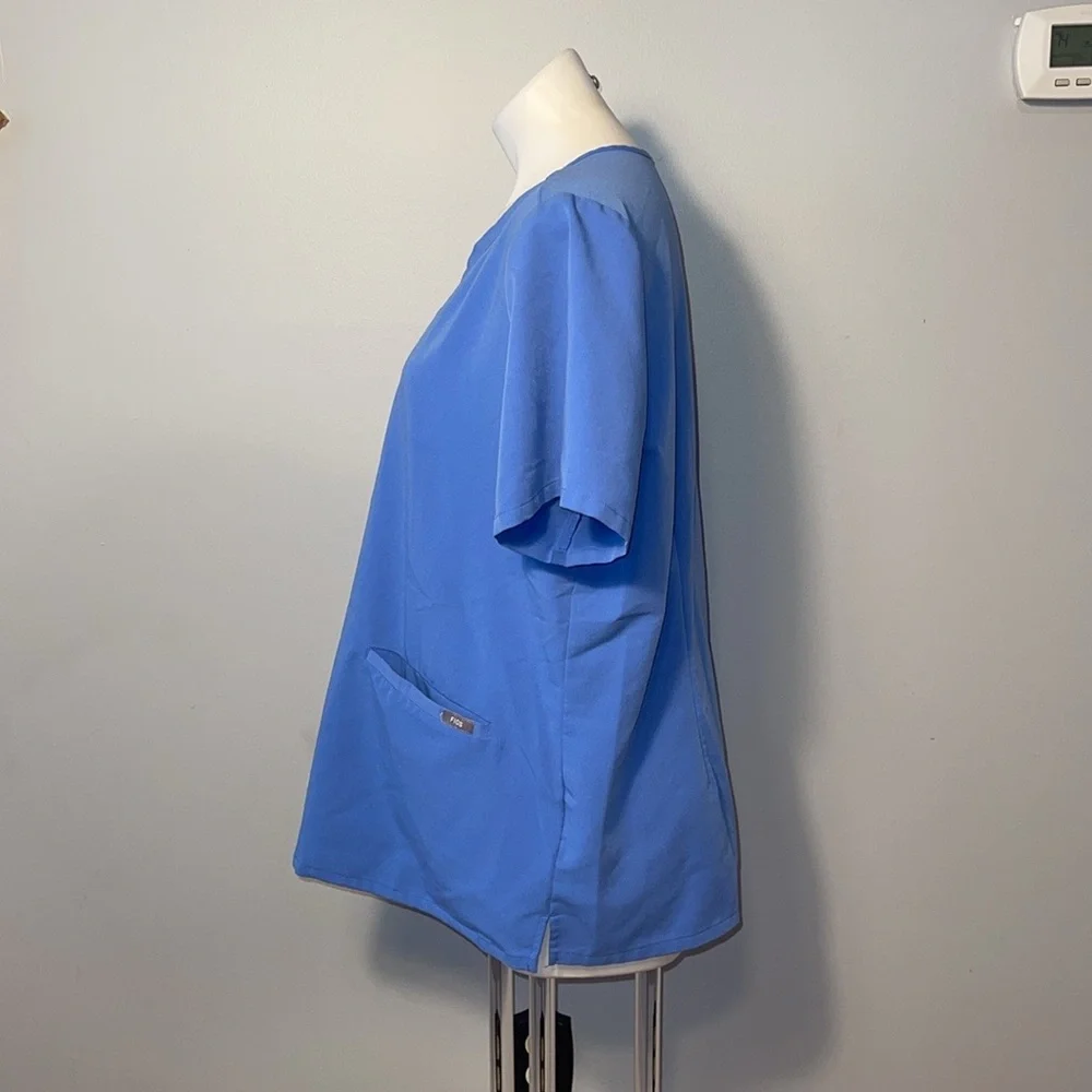 Figs Technical Collection ladies XL Light blue scrub top.